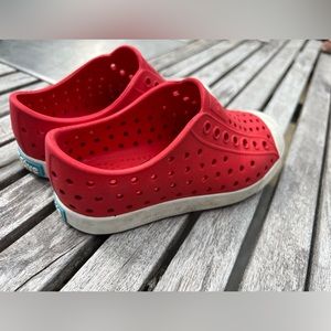 Native shoes Red Little Kids size 10